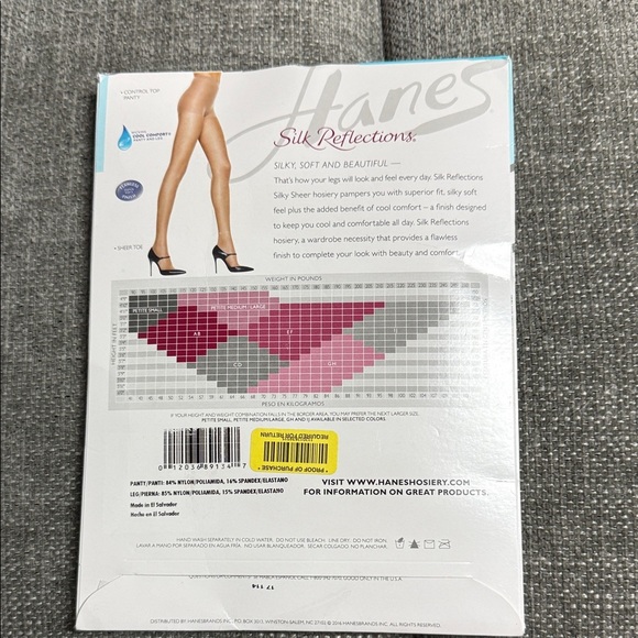 Hanes Silk Reflections Silky Sheer Pantyhose - Nude - Picture 4 of 6